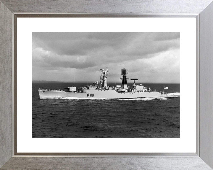 HMS Salisbury F32 | Photo Print | Framed Print | Salisbury Class | Frigate | Royal Navy Hampshire Prints