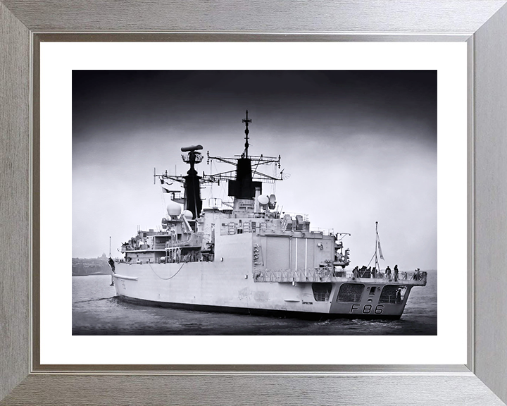 HMS Campbeltown (F86) Royal Navy Type 22 Frigate In Black and White Photo Print Wall Art Decor Posters, Prints, & Visual Artwork Hampshire Prints 10 x 8 Silver Frame Yes