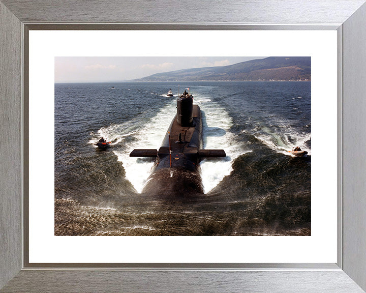 HMS Repulse S23 Submarine | Photo Print | Framed Print | Resolution Class | Royal Navy Hampshire Prints