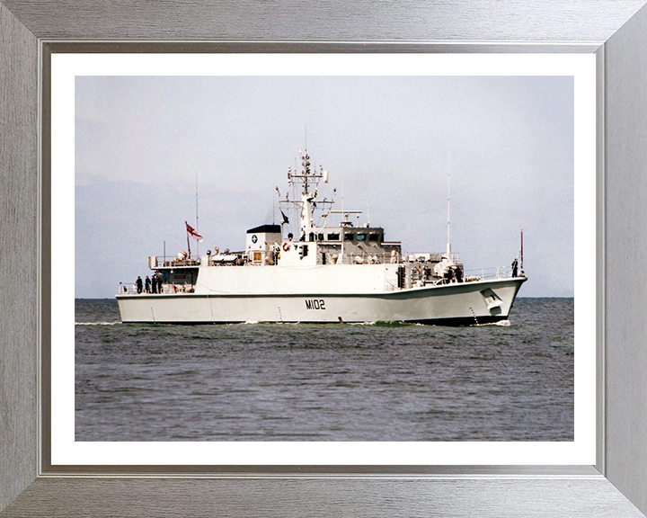 HMS Inverness M102 Royal Navy Sandown class minehunter Photo Print or Framed Print - Hampshire Prints