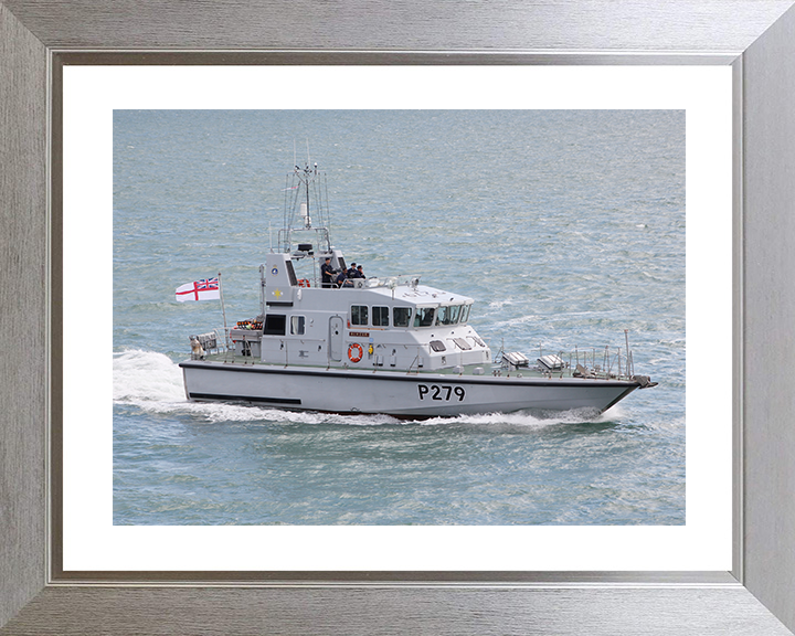 HMS Blazer (P279) Royal Navy Archer Class P2000 Patrol Vessel Underway Photo Print Wall Art Decor Posters, Prints, & Visual Artwork Hampshire Prints 10 x 8 Silver Frame Yes