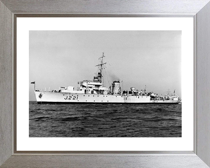HMS Onyx J221 | Photo Print | Framed Print | Algerine Class | Minesweeper | Royal Navy Hampshire Prints