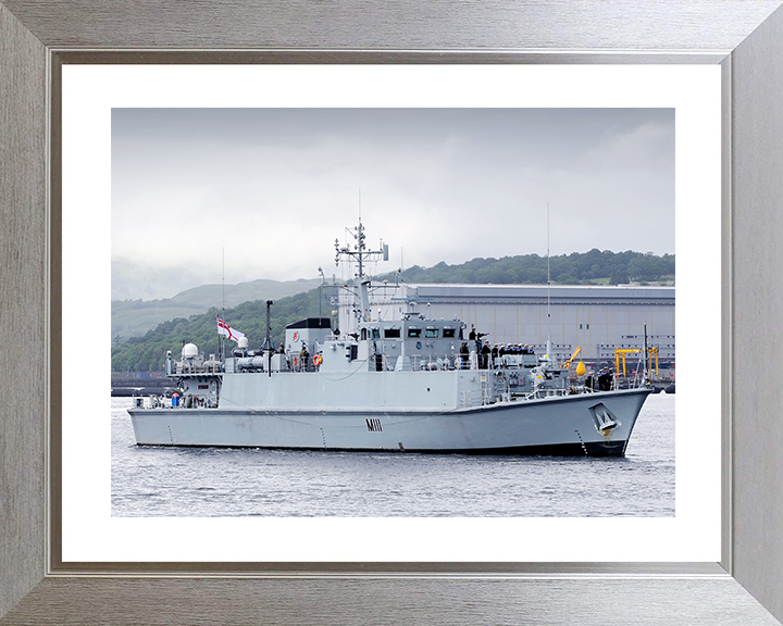HMS Blyth (M111) Royal Navy Sandown Class Minehunter Faslane 2012 Photo Print Wall Art Decor Posters, Prints, & Visual Artwork Hampshire Prints 10 x 8 Silver Frame Yes