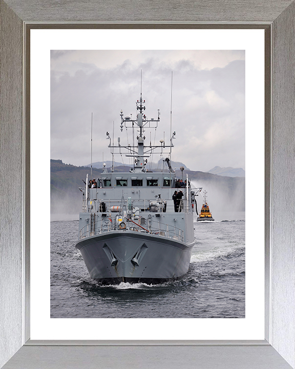 HMS Ramsey (M110) Photo Print - Leaving HMNB Clyde - Royal Navy Sandown Class Minehunter Hampshire Prints 10 x 8 Silver Frame Yes