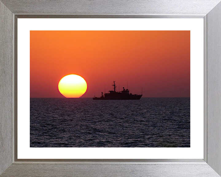 HMS Brocklesby (M33) Photo Print - Silhouette 2003 - Royal Navy Hunt Class Mine Warfare Vessel Posters, Prints, & Visual Artwork Hampshire Prints 10 x 8 Silver Frame Yes