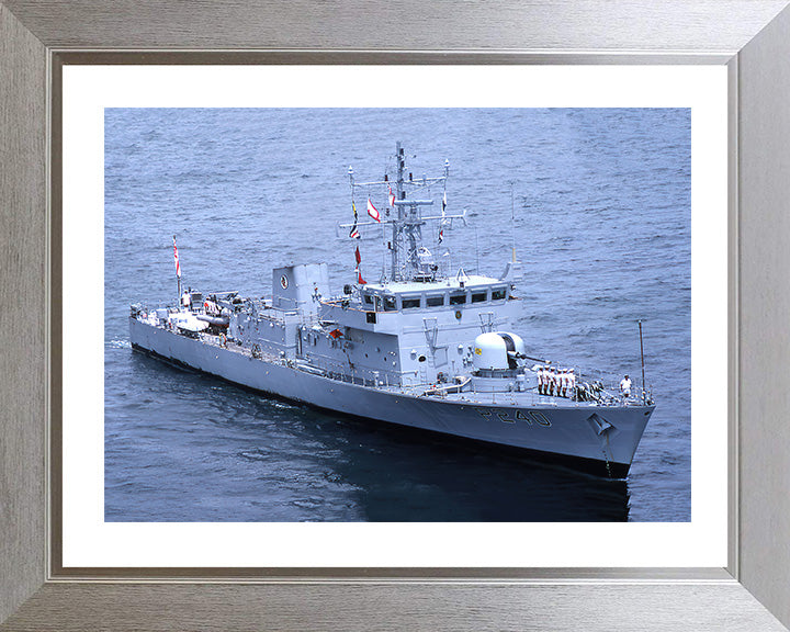 HMS Plover P240 Royal Navy Peacock class patrol vessel Photo Print or Framed Print - Hampshire Prints