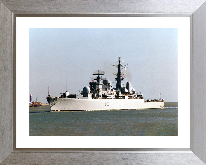 HMS Bristol (D23) Royal Navy Type 82 Destroyer Low Port View Photo Print Wall Art Decor Posters, Prints, & Visual Artwork Hampshire Prints 10 x 8 Silver Frame Yes