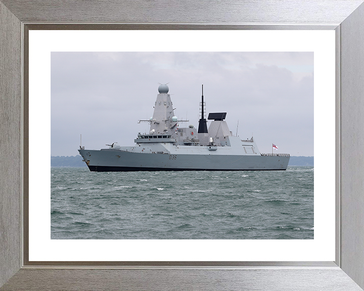 HMS Defender (D36) Royal Navy Type 45 Destroyer Off Portsmouth 2016 Photo Print Wall Art Decor Posters, Prints, & Visual Artwork Hampshire Prints 10 x 8 Silver Frame Yes