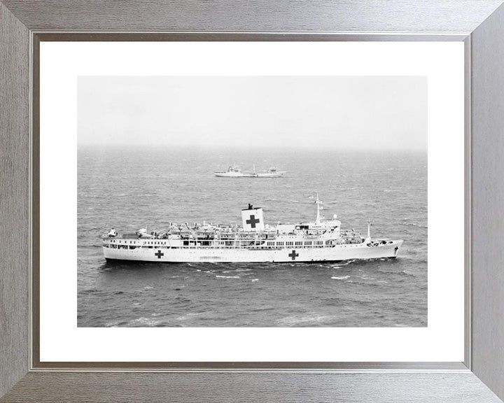 SS Uganda | Photo Print | Framed Print | Poster | Hospital Ship | Royal Navy Hampshire Prints
