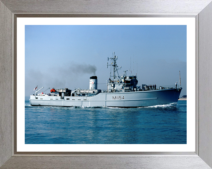 HMS Kellington M1154 | Photo Print | Framed Print | Ton Class | Minesweeper | Royal Navy Hampshire Prints