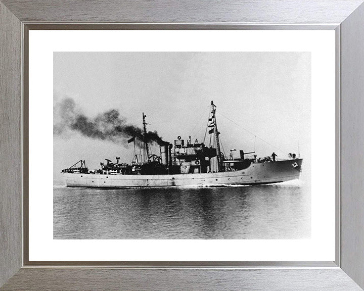 HMS Tango T146 | Photo Print | Framed Print | Dance Class | Trawler | Royal Navy Hampshire Prints