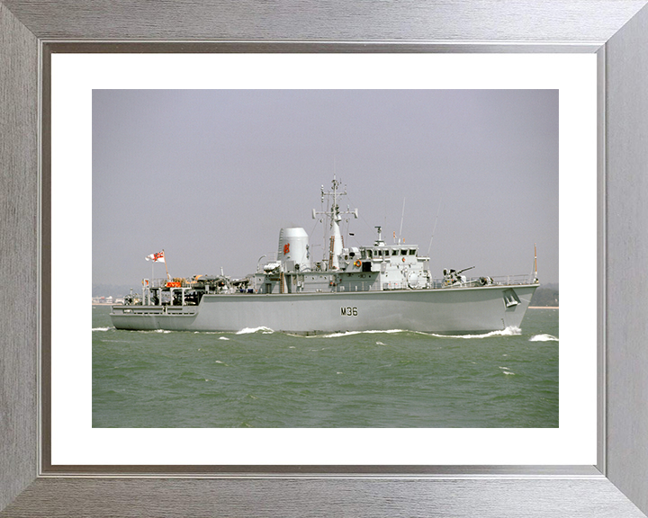 HMS Bicester (M36) Royal Navy Hunt Class Mine Warfare Vessel Underway Photo Print Wall Art Decor Posters, Prints, & Visual Artwork Hampshire Prints 10 x 8 Silver Frame Yes