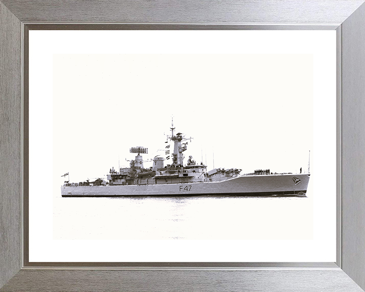 HMS Danae (F47) Photo Print - Portsmouth 1983 - Royal Navy Leander Class Frigate Hampshire Prints 10 x 8 Silver Frame Yes
