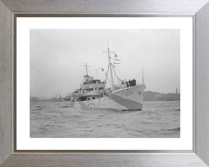 HMS Bream (T306) Royal Navy Fish Class Trawler Starboard Bow View Photo Print Wall Art Decor Posters, Prints, & Visual Artwork Hampshire Prints 10 x 8 Silver Frame Yes