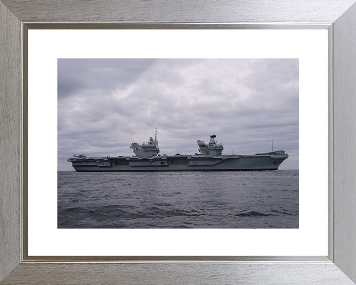 HMS Queen Elizabeth R08 | Photo Print | Framed Print | Queen Elizabeth Class | Aircraft Carrier | Royal Navy Hampshire Prints
