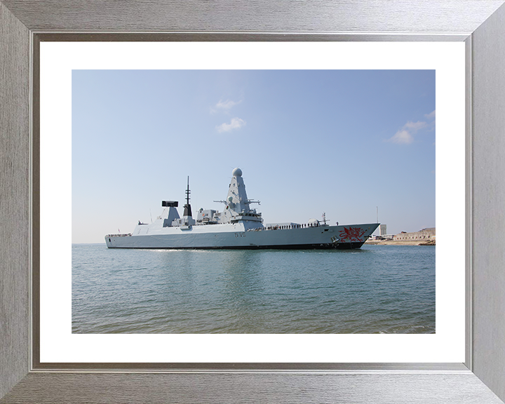 HMS Dragon (D35) Royal Navy Type 45 Destroyer Entering Portsmouth Photo Print Wall Art Decor Posters, Prints, & Visual Artwork Hampshire Prints 10 x 8 Silver Frame Yes