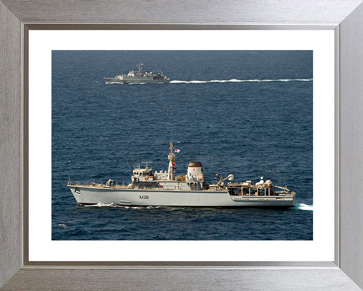 HMS Atherstone (M38) Royal Navy Hunt Class Mine Warfare Vessel Middle East 2009 Photo Print Wall Art Decor Posters, Prints, & Visual Artwork Hampshire Prints 10 x 8 Silver Frame Yes