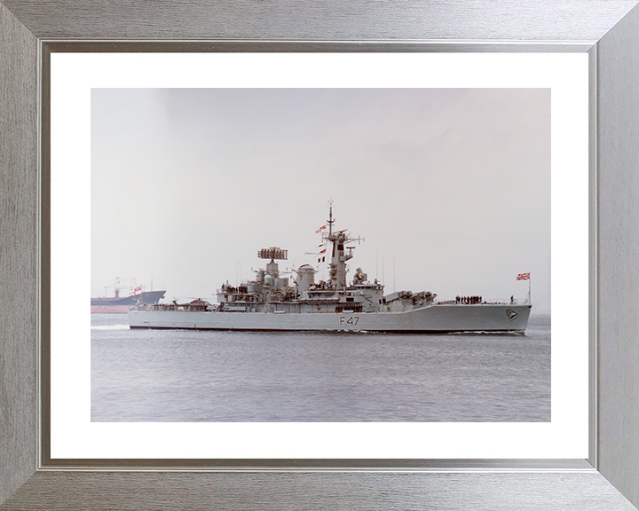 HMS Danae (F47) Royal Navy Leander Class Frigate Low Starboard View Photo Print Wall Art Decor Posters, Prints, & Visual Artwork Hampshire Prints 10 x 8 Silver Frame Yes