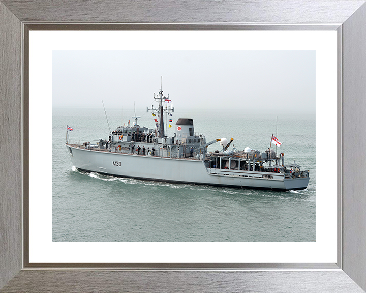 HMS Atherstone (M38) Royal Navy Hunt Class Mine Warfare Vessel Leaving Harbour Photo Print Wall Art Decor Posters, Prints, & Visual Artwork Hampshire Prints 10 x 8 Silver Frame Yes