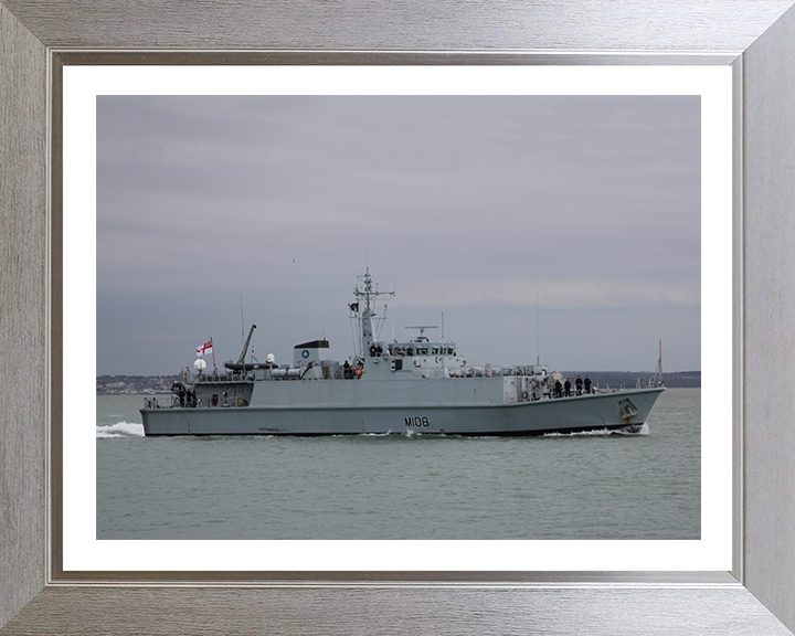 HMS Grimsby M108 Royal Navy Sandown class minehunter Photo Print or Framed Print - Hampshire Prints