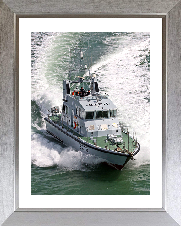 HMS Biter (P270) Royal Navy Archer Class P2000 Patrol Vessel Starboard Bow 2017 Photo Print Wall Art Decor Posters, Prints, & Visual Artwork Hampshire Prints 10 x 8 Silver Frame Yes