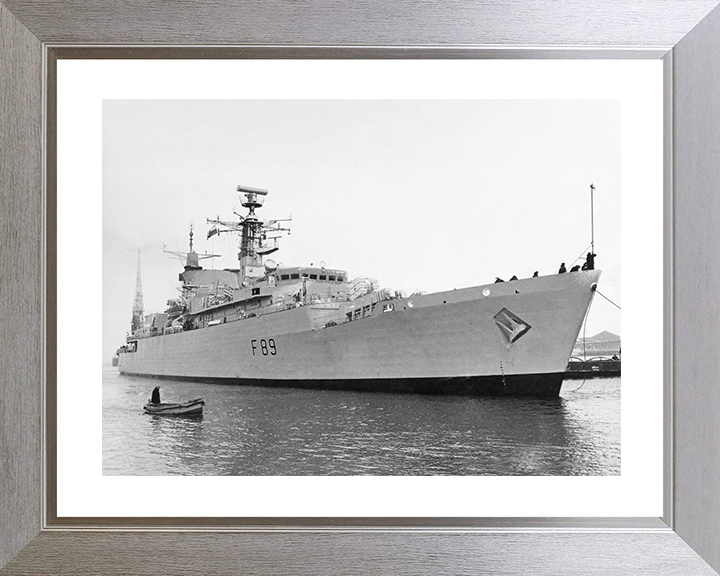 HMS Battleaxe (F89) Royal Navy Type 22 Frigate Coming Alongside Photo Print Wall Art Decor Posters, Prints, & Visual Artwork Hampshire Prints 10 x 8 Silver Frame Yes
