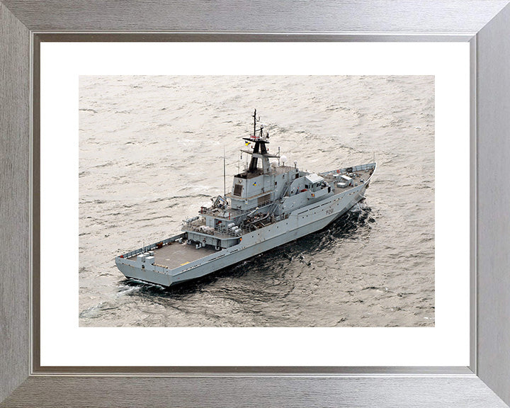 HMS Tyne P281 Royal Navy River class offshore patrol vessel Photo Print or Framed Print - Hampshire Prints