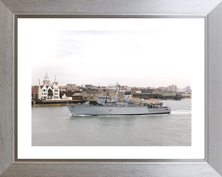 HMS Dulverton (M35) Royal Navy Hunt Class Mine Warfare Vessel Passing Old Portsmouth Photo Print Wall Art Decor Posters, Prints, & Visual Artwork Hampshire Prints 10 x 8 Silver Frame Yes