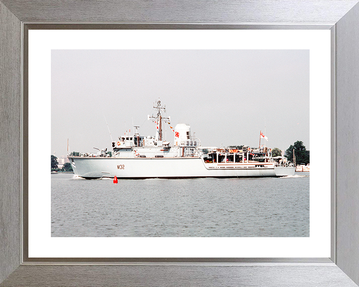 HMS Cottesmore (M32) Royal Navy Hunt Class Mine Warfare Vessel Washington Photo Print Wall Art Decor Posters, Prints, & Visual Artwork Hampshire Prints 10 x 8 Silver Frame Yes