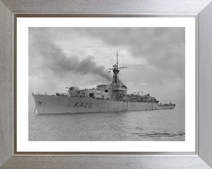 HMS Loch Dunvegan K425 | Photo Print | Framed Print | Loch Class | Frigate | Royal Navy Hampshire Prints