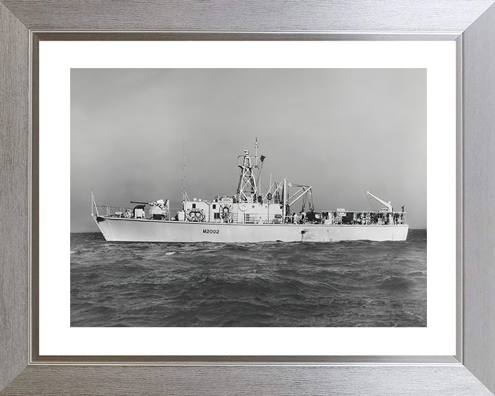 HMS Aveley (M2002) Royal Navy Ley Class Minesweeper Port Side View Photo Print Wall Art Decor Posters, Prints, & Visual Artwork Hampshire Prints 10 x 8 Silver Frame Yes
