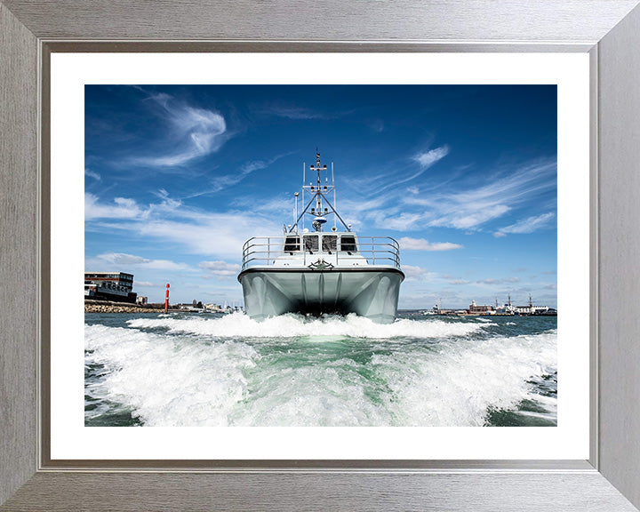 HMS Magpie H130 | Photo Print | Framed Print | Coastal Survey Vessel | Royal Navy Hampshire Prints