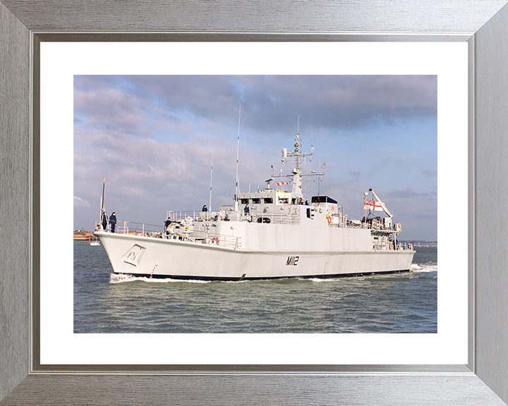 HMS Shoreham M112 | Photo Print | Framed Print | Sandown Class | Minehunter | Royal Navy Hampshire Prints