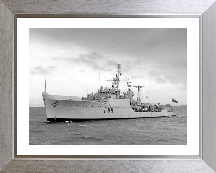HMS Malcolm (F88) Photo Print - Port Side View - Royal Navy Blackwood Class Frigate Hampshire Prints 10 x 8 Silver Frame Yes