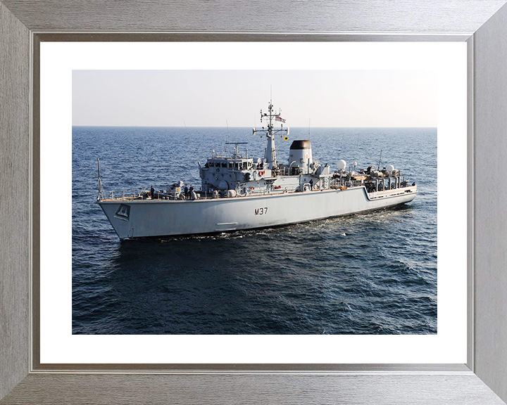 HMS Chiddingfold (M37) Royal Navy Hunt Class Minehunter High Port View Photo Print Wall Art Decor Posters, Prints, & Visual Artwork Hampshire Prints 10 x 8 Silver Frame Yes