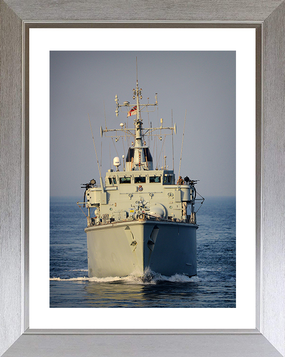 HMS Chiddingfold (M37) Royal Navy Hunt Class Minehunter Low Bow View Photo Print Wall Art Decor Posters, Prints, & Visual Artwork Hampshire Prints 10 x 8 Silver Frame Yes