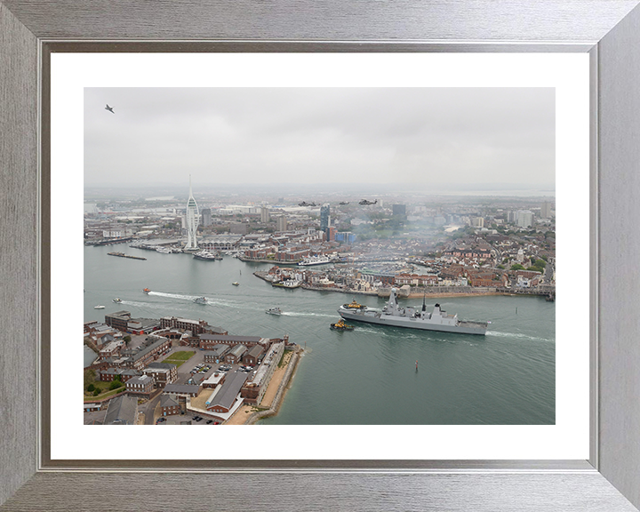 HMS Diamond (D34) Royal Navy Type 45 Destroyer Entering Portsmouth 2012 Photo Print Wall Art Decor Posters, Prints, & Visual Artwork Hampshire Prints 10 x 8 Silver Frame Yes