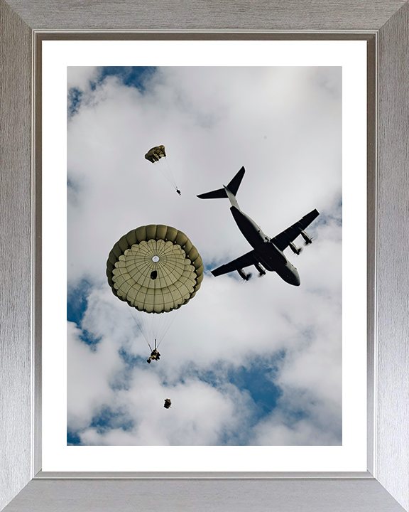 Parachute Regiment Soldiers Parachuting Photo Print - British Army Hampshire Prints 10 x 8 Silver Frame Yes
