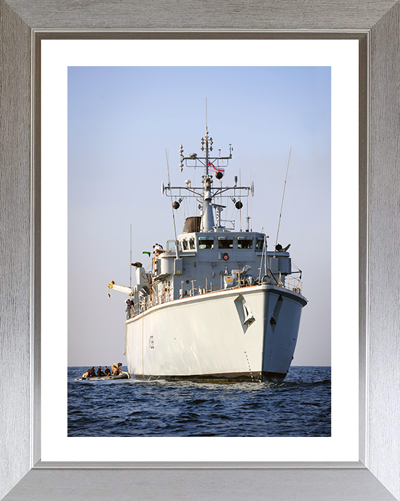 HMS Atherstone (M38) Photo Print - Persian Gulf 2009 - Royal Navy Hunt Class Mine Warfare Vessel Posters, Prints, & Visual Artwork Hampshire Prints 10 x 8 Silver Frame Yes