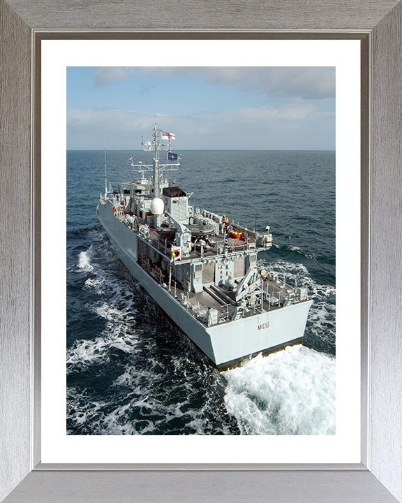 HMS Penzance M106 | Photo Print | Framed Print | Sandown Class | Minehunter | Royal Navy Hampshire Prints