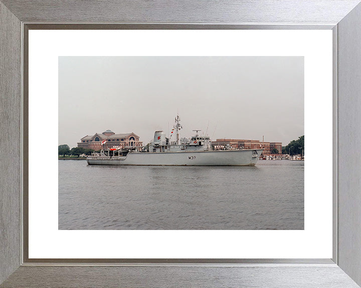 HMS Chiddingfold M37 | Photo Print | Framed Print | Hunt Class | Minehunter | Royal Navy Hampshire Prints
