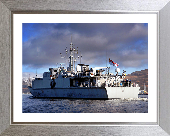 HMS Blyth (M111) Photo Print - Clyde 2009 - Royal Navy Sandown Class Minehunter Posters, Prints, & Visual Artwork Hampshire Prints 10 x 8 Silver Frame Yes