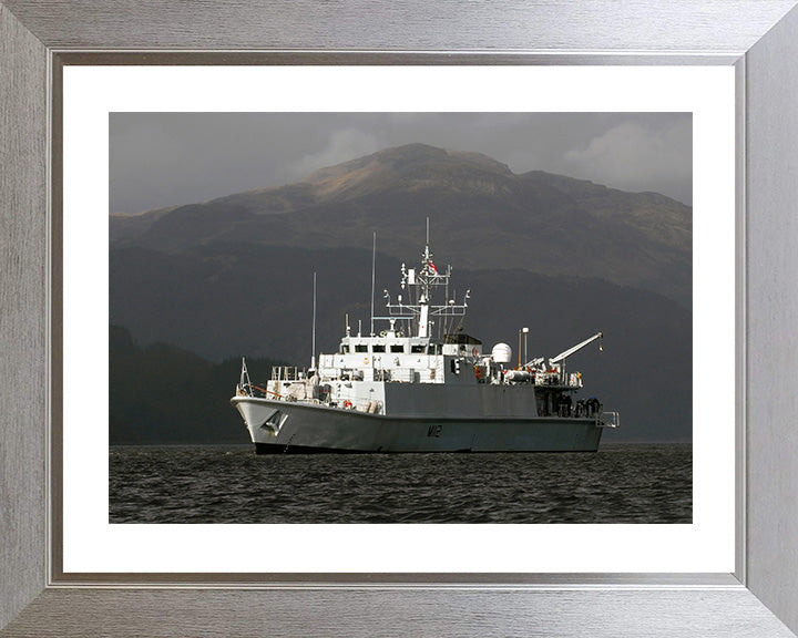 HMS Shoreham M112 | Photo Print | Framed Print | Sandown Class | Minehunter | Royal Navy Hampshire Prints