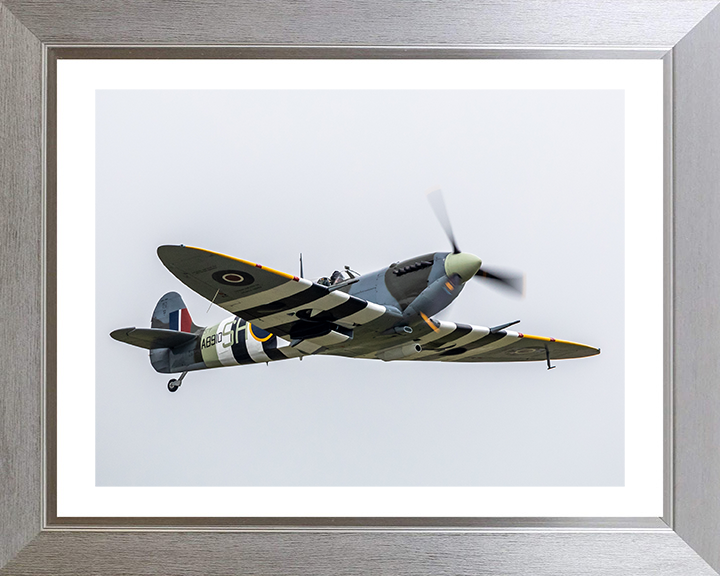 RAF Spitfire MK Vb in flight Photo Print - Royal Air Force Aircraft Hampshire Prints 10 x 8 Silver Frame Yes