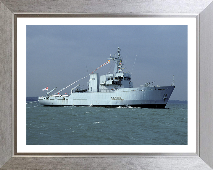 HMS Helford M2006 Royal Navy River class minesweeper Photo Print or Framed Print - Hampshire Prints