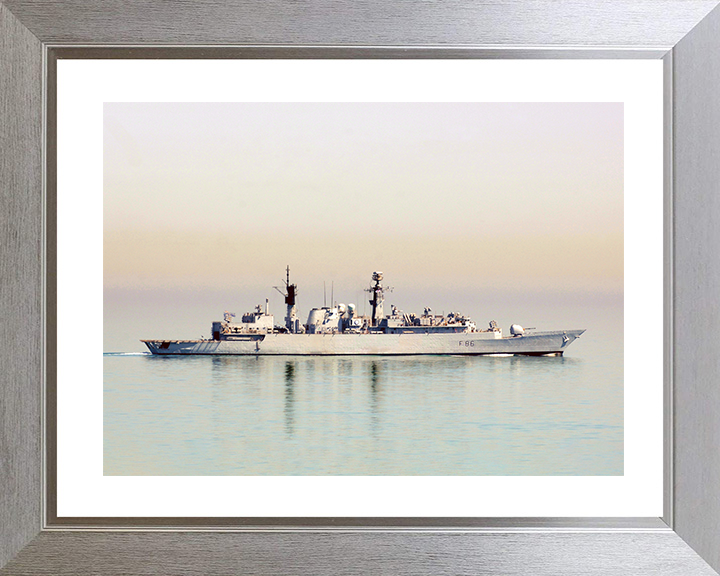 HMS Campbeltown (F86) Photo Print - Persian Gulf 2008 - Royal Navy Type 22 Frigate Posters, Prints, & Visual Artwork Hampshire Prints 10 x 8 Silver Frame Yes