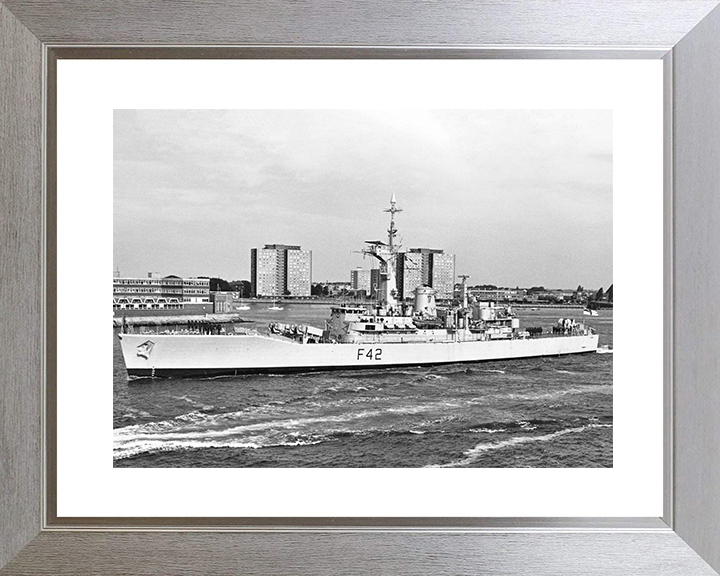 HMS Phoebe (F42) Photo Print - Leaving Portsmouth 1984 - Royal Navy Leander Class Frigate Posters, Prints, & Visual Artwork Hampshire Prints 10 x 8 Silver Frame Yes