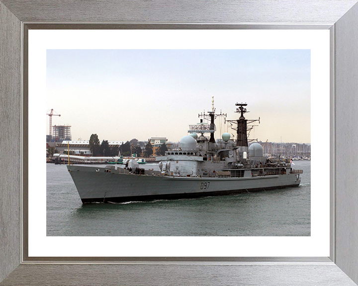 HMS Edinburgh (D97) Royal Navy Type 42 Destroyer Leaving Portsmouth 2005 Photo Print Wall Art Decor Posters, Prints, & Visual Artwork Hampshire Prints 10 x 8 Silver Frame Yes