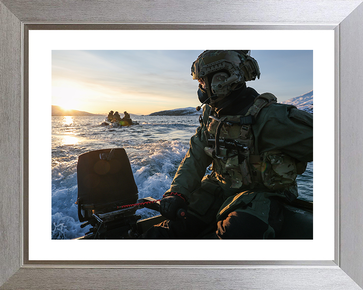 Royal Marine operates a Inflatable Raiding Craft Photo Print 30 Commando Wall Art Military Decor UK Posters, Prints, & Visual Artwork Hampshire Prints 10 x 8 Silver Frame Yes