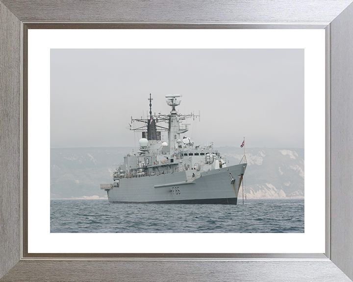 HMS Campbeltown (F86) Royal Navy Type 22 Frigate At Anchor Photo Print Wall Art Decor Posters, Prints, & Visual Artwork Hampshire Prints 10 x 8 Silver Frame Yes